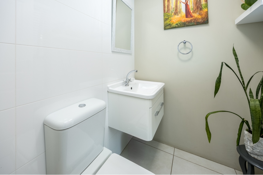3 Bedroom Property for Sale in Graanendal Western Cape